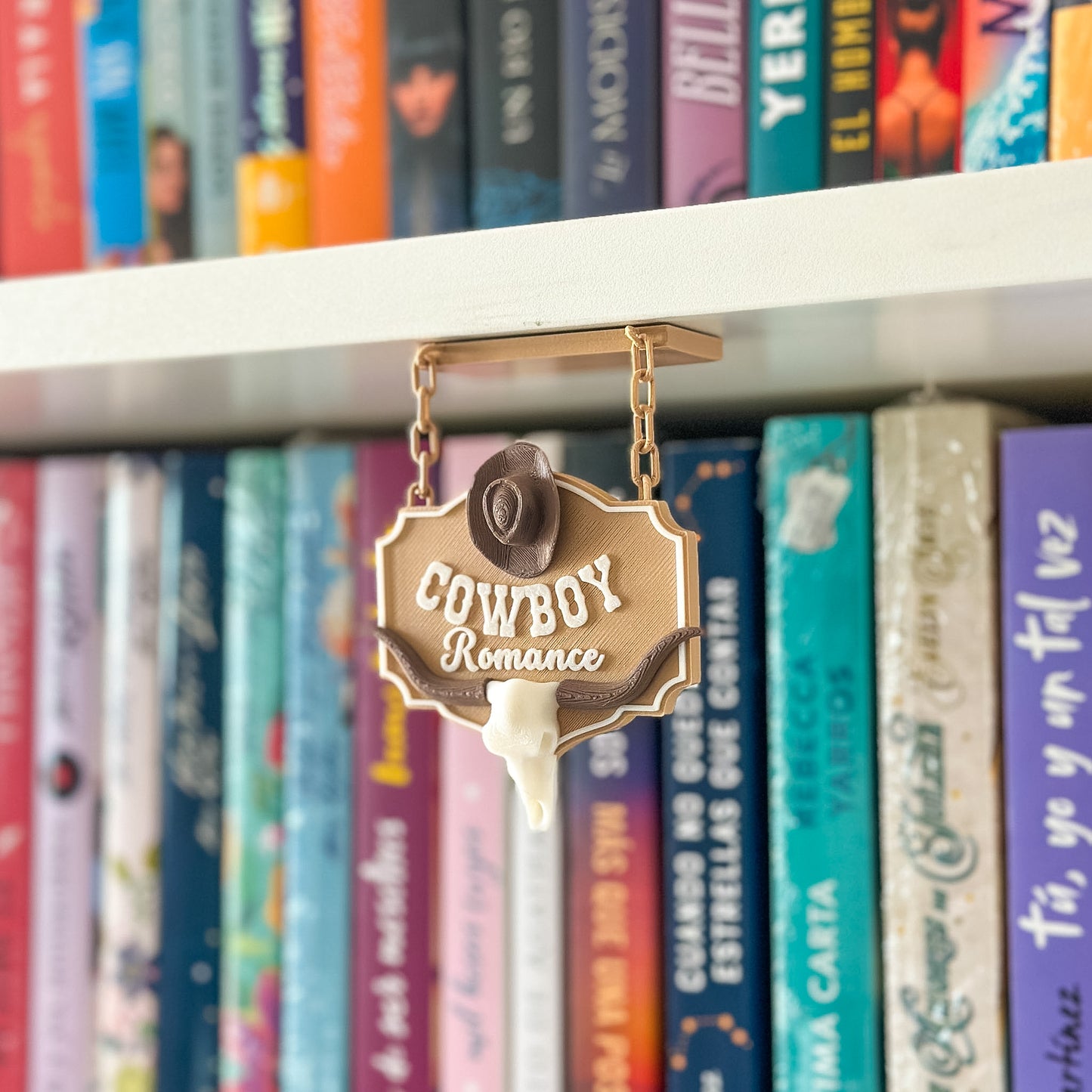 Letrero Cowboy Romance para Librero – Decoración Bookish Vaquera