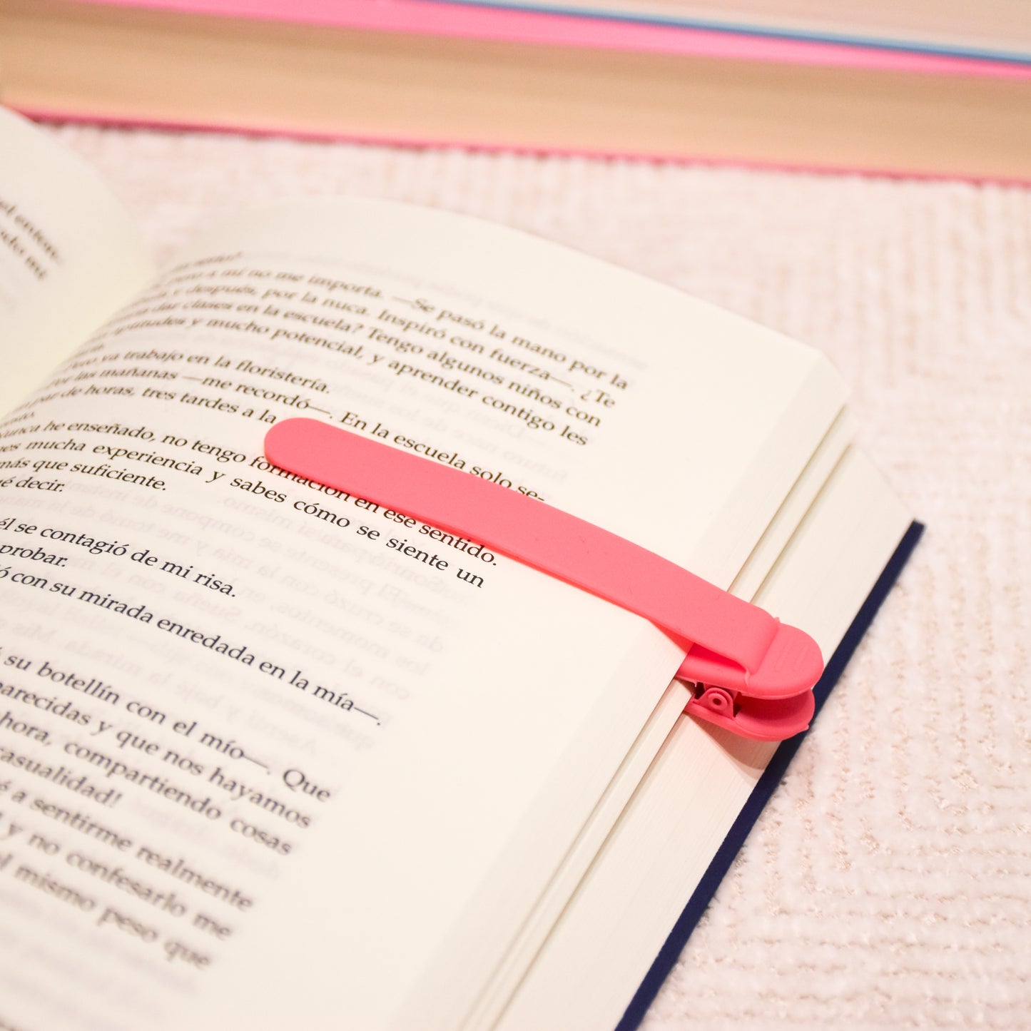 Marcapáginas de Silicona con Seguimiento de Página – Elástico, Moderno y Antideslizante