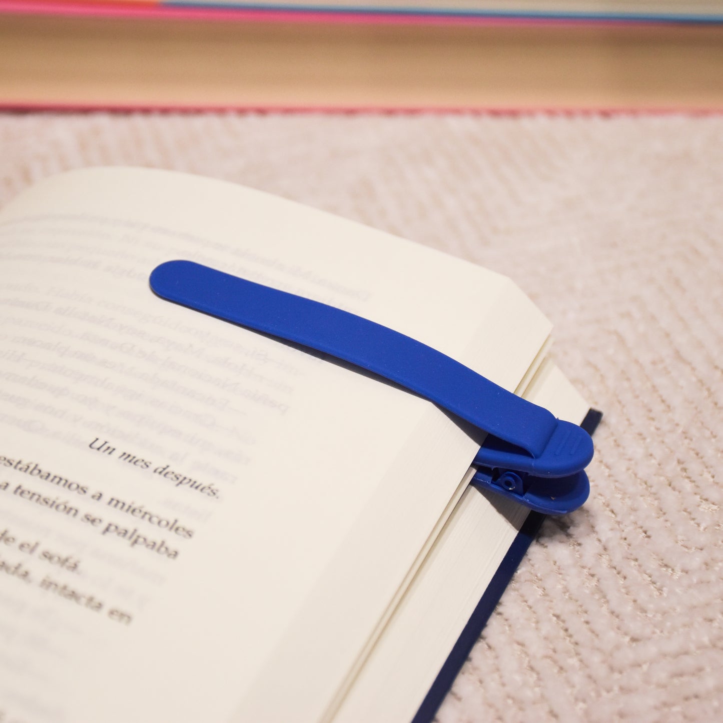 Marcapáginas de Silicona con Seguimiento de Página – Elástico, Moderno y Antideslizante